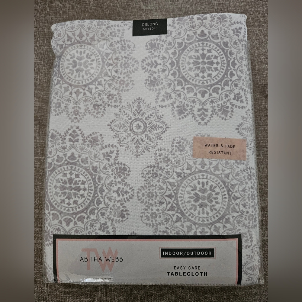 NIP Tabitha Webb 60x104 Oblong Tablecloth